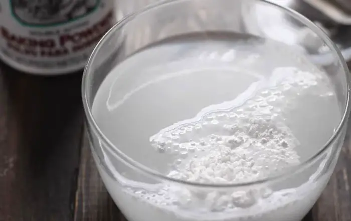 Cleaning with baking powder