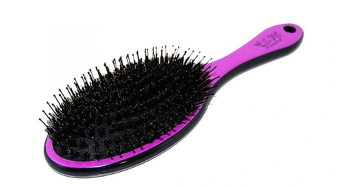 How to Prevent Lint from Getting in Your Hairbrush