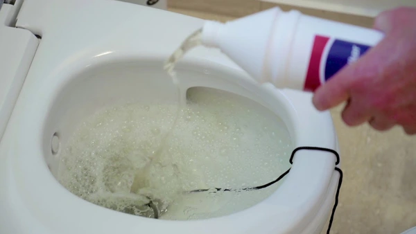 Is it Possible to Plug a Toilet Bowl for Cleaning