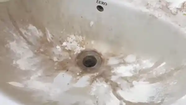 Does Hair Dye damage Porcelain Bathroom Sinks