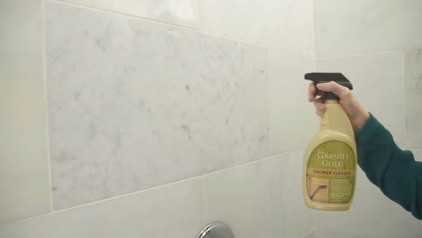 Spray bottle cleaner for marble shower floor