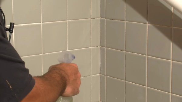 How Long Does Vinegar Take to Remove Hard Water Stains on Bathroom Tiles