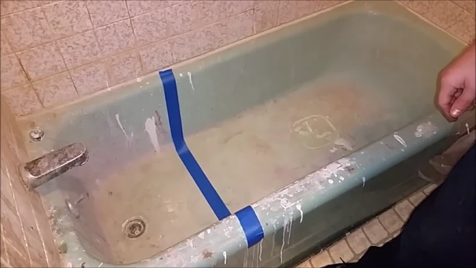 How To Remove Dried Paint From Fiberglass Bathtub