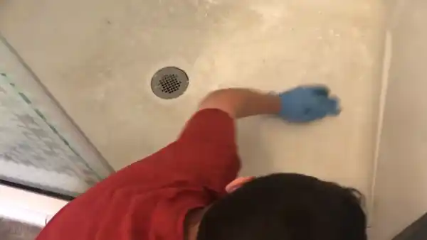 Methods for Cleaning Plastic Shower Stall