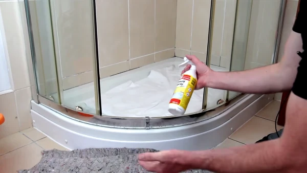 Reasons Why Shower Door Seals Become Discolored