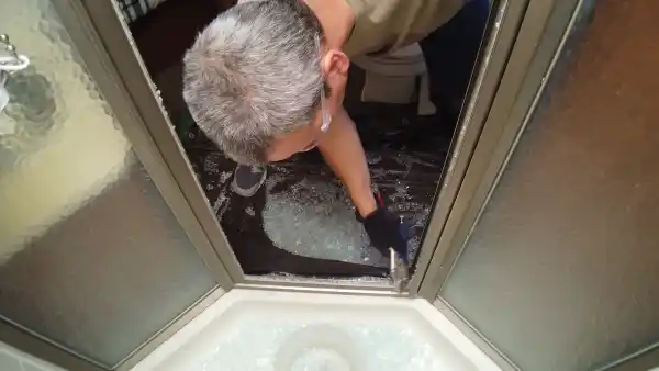 Steps to Clean Up Shattered Shower Door