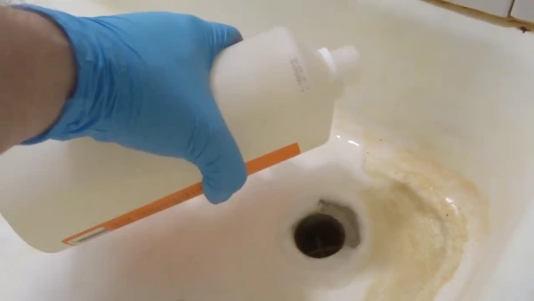 How Can I Use Muriatic Acid to Clean a Bathtub to Make My Bathtub Sparkle