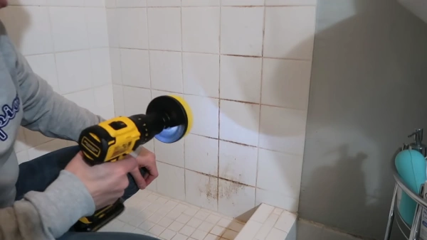 How Do You Clean a Bathroom Tile Power Scrubber