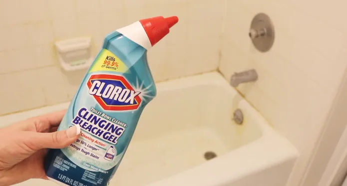 How to Remove Toilet Bowl Cleaner Stain From Bathtub