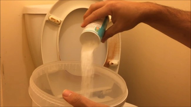 How To Clean a Urine Stained Toilet Seat: 3 Methods [Easy DIY]