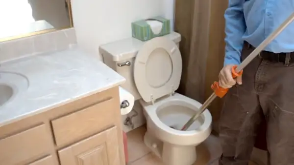 Best Methods on How Do You Clean Toilet Trap