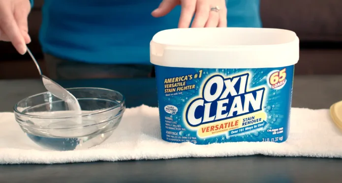 Can I Mix OxiClean With Vinegar: 3 Reasons to Avoid