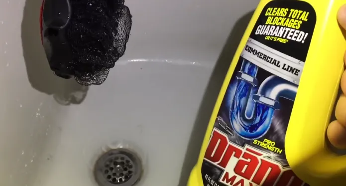How Much Drano to Use in Bathtub
